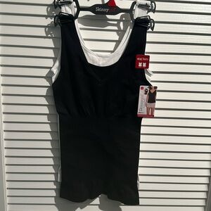 (2) SKINNY GIRL Smoother & Shaper reversible Camis. Black & White- Size S